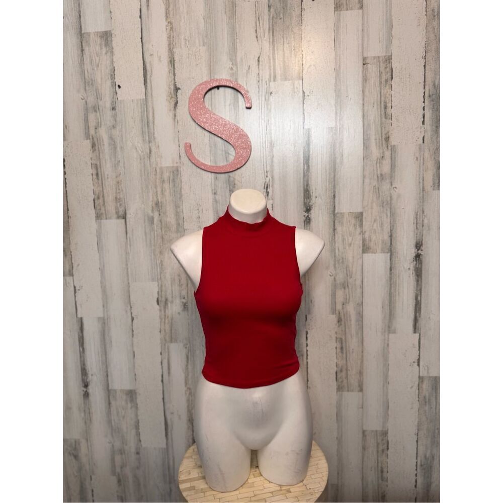 Ambiance red top size small